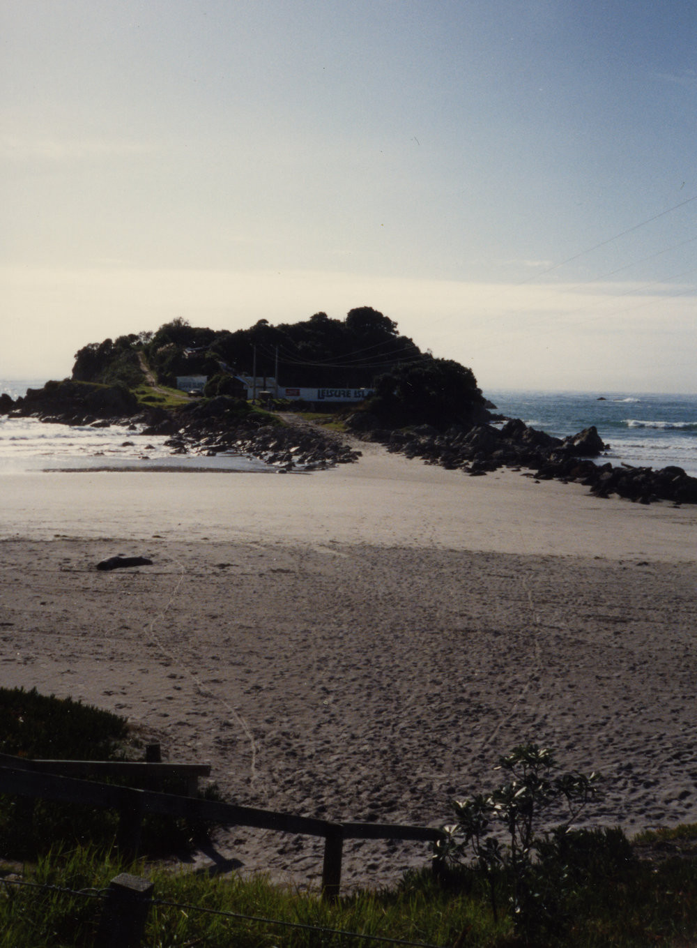 Moturiki (as Leisure Island), Mount Maunganui c. 1990.
Te Ao Mārama - Tauranga City Libraries Photo 11-050.