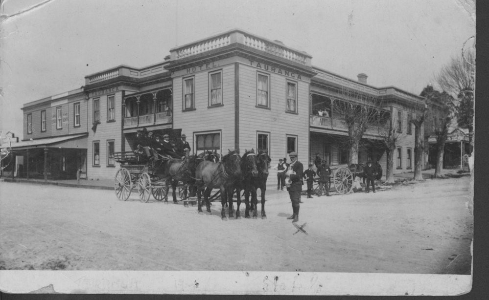 The Second Tauranga Hotel circa 1908. 
Te Ao Mārama - Tauranga City Libraries Photo 99-615