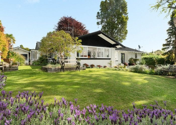 Accessed June 2026 from website: homes.co.nz https://homes.co.nz/address/tauranga/tauranga/17-eighth-avenue/W1kYL?utm_source=bing&utm_medium=cpc&utm_campaign=DSA%20Property%20Addresses%20%7CDSA%7C&utm_term=homes%20co&utm_content=All%20URLs%20%7CDSA%7C