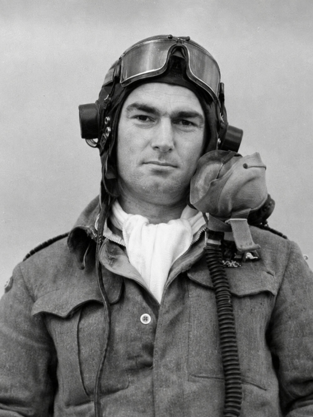 Mackie in Canne, Italy, while commander of No. 92 Squadron.
Wikimedia. Cropped and restored.