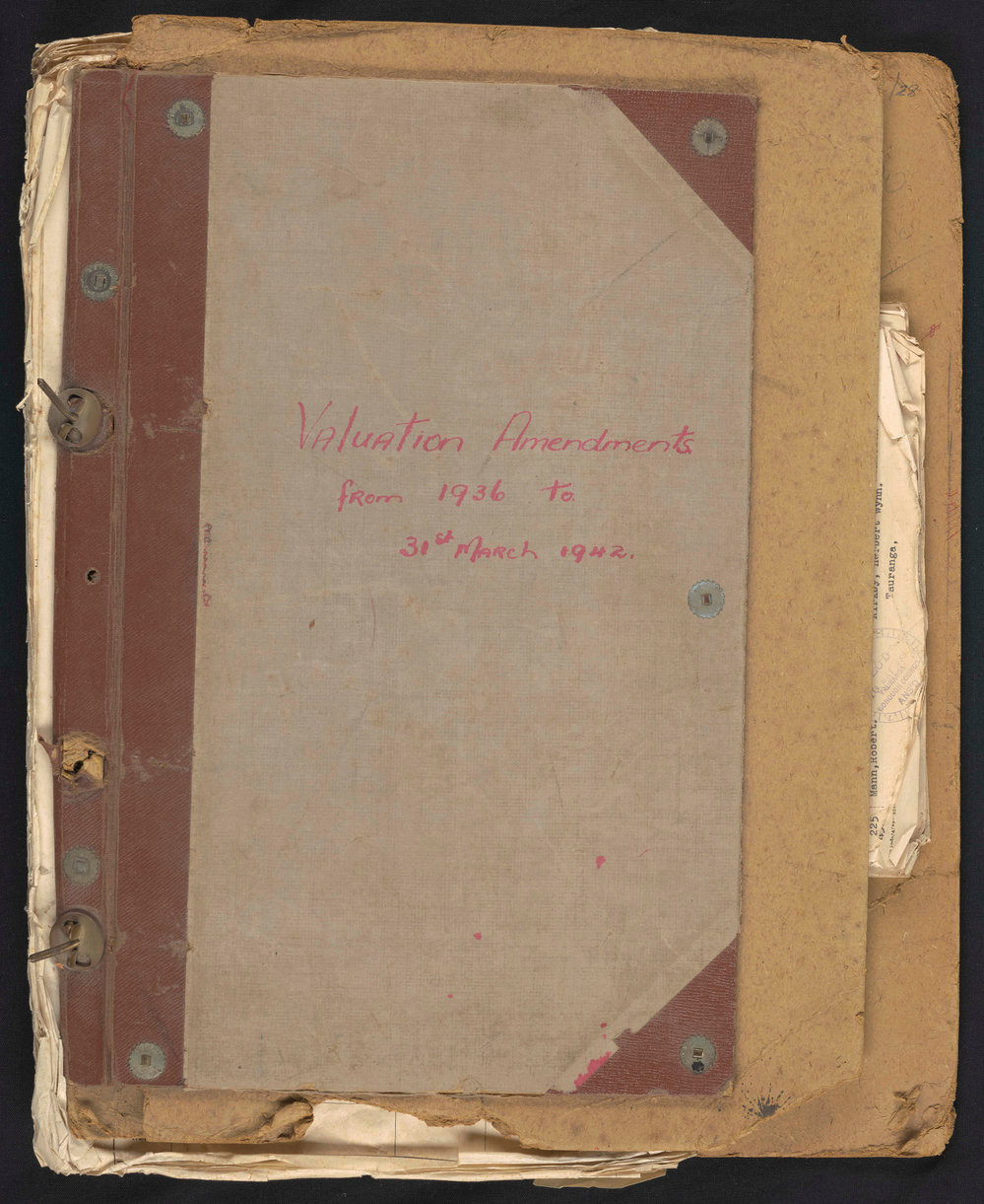 Tauranga Borough Council valuation amendments book, 1924-1935.
Ams 463/3/1
