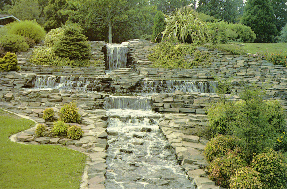Photo 07-389.
1980s postcard by Dow Productions of waterfall at Tutarawānanga (Yatton Park).

https://paekoroki.tauranga.govt.nz/nodes/view/44116