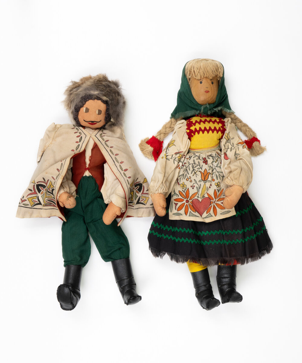 European or Russian themed dolls, c. 1960s. Ams 457/4/1 and Ams 457/4/2